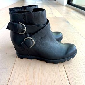 Sorel booties size 9.5